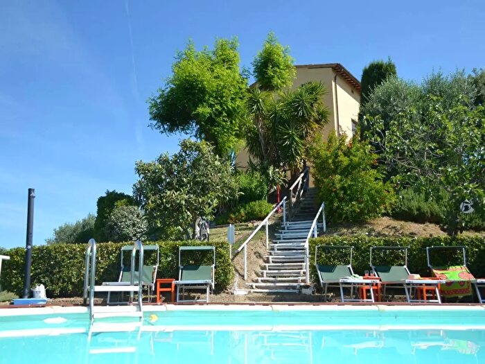 Casa con 6 locali in vendita in Via Colle Montalbino, Montespertoli