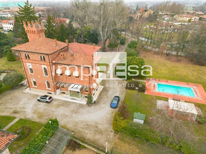 Casa con 10 locali in vendita in Via Filanda, Zoppola