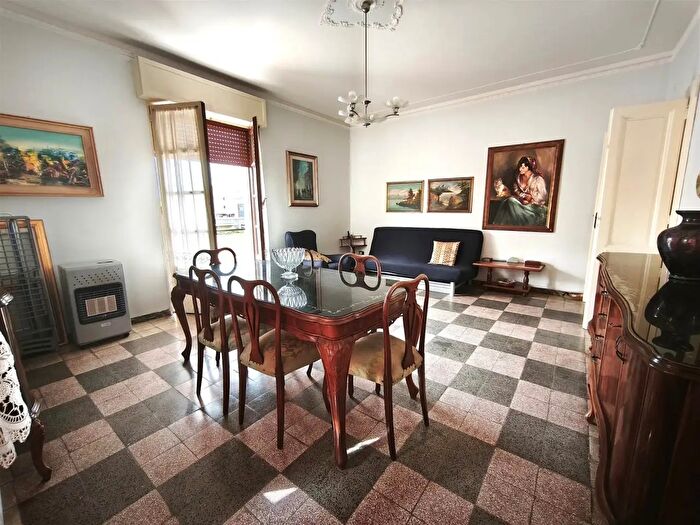 Appartamento quadrilocale in vendita in Viale Tommaso Campanella, Villa San Giovanni