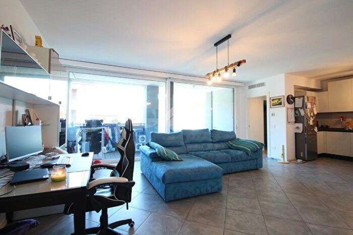 Appartamento trilocale in vendita in Via Roma, Garbagnate Milanese