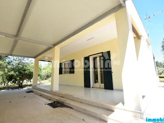 Casa con 5 locali in vendita in Oria
