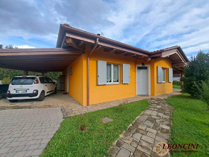 Casa quadrilocale in vendita in Viale Lunigiana, Villafranca In Lunigiana