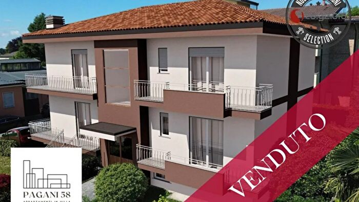 Appartamento trilocale in vendita in Via Marchese Pagani Rovello Porro, Rovello Porro