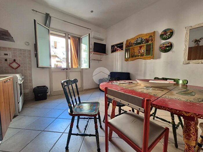 Appartamento trilocale in affitto in Via Paolo Emiliani Giudici, Palermo