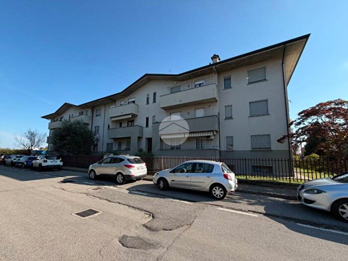 Appartamento trilocale in vendita in Via E Tarantelli, Centro, Pessano con Bornago