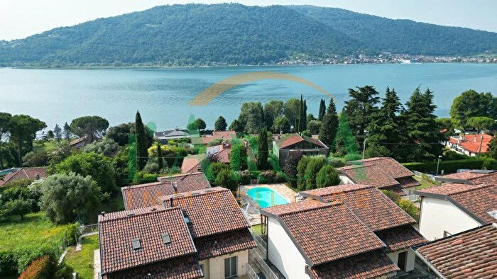 Casa con 5 locali in vendita in Via Caverniga, Sarnico