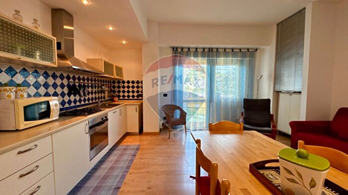 Appartamento trilocale in vendita in Albissola Marina