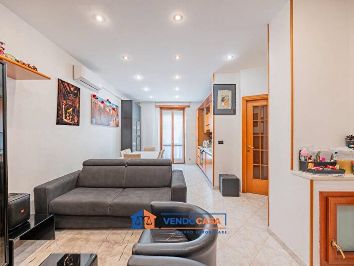 Appartamento trilocale in vendita in Via Isonzo, San Paolo, Torino