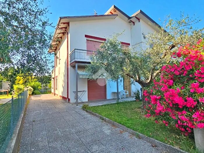 Casa con 6 locali in vendita in Via Roma, San Giovanni In Marignano