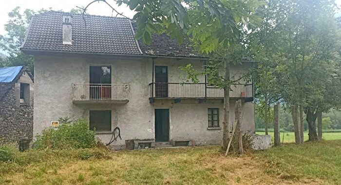 Casa trilocale in vendita in Frazione Braccio Dentro Crodo, Crodo
