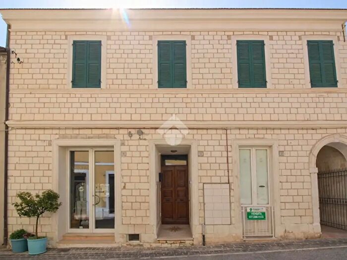 Appartamento trilocale in vendita in Via Roma, Numana