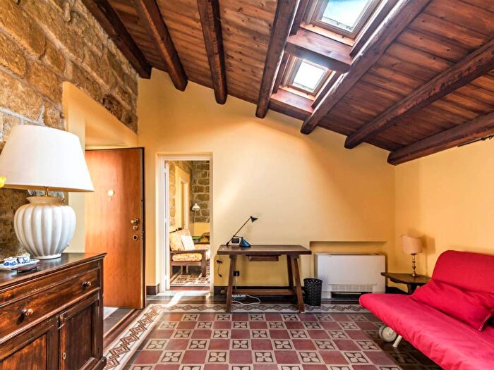 Appartamento trilocale in affitto in Via Niccolò Garzilli, Politeama Ruggiero Settimo, Palermo