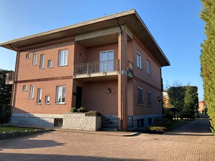 Casa con 6 locali in vendita in Via Biella, Candelo