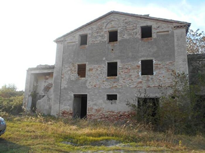 Casa trilocale in vendita in Via Mazzangrugno, Jesi