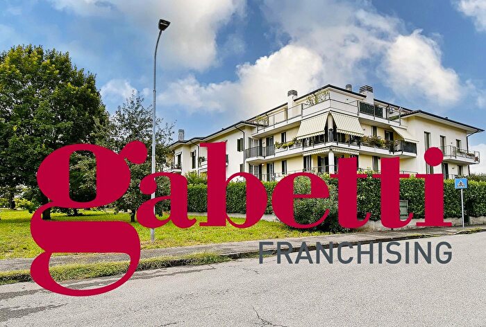 Appartamento quadrilocale in vendita in Via Ada Negri, Bussero