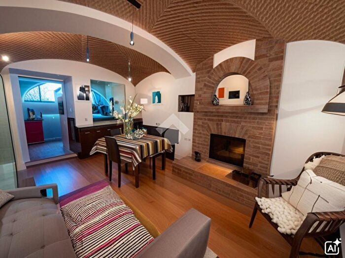 Casa quadrilocale in vendita in Piazza Martiri della Libertà, Banchette