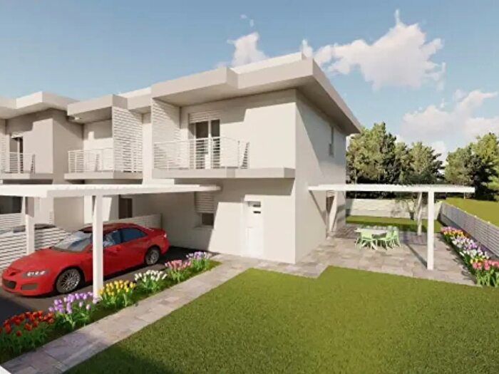 Casa quadrilocale in vendita in Via Regia Antica, Lonato