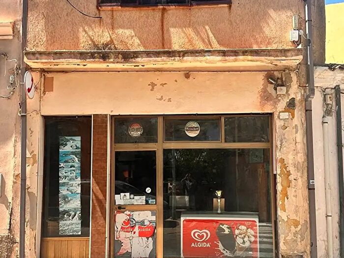 Casa con 6 locali in vendita in Via Principe Amedeo, La Maddalena