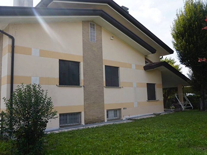 Casa con 6 locali in affitto in Via Caldaro, San Domenico, Selvazzano Dentro