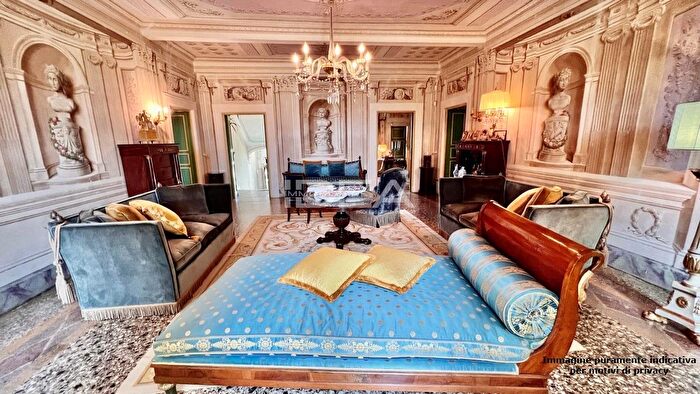 Appartamento quadrilocale in vendita in Via San Nicolao, Lucca