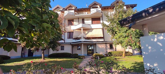 Appartamento bilocale in vendita in Via Arno, Ferno