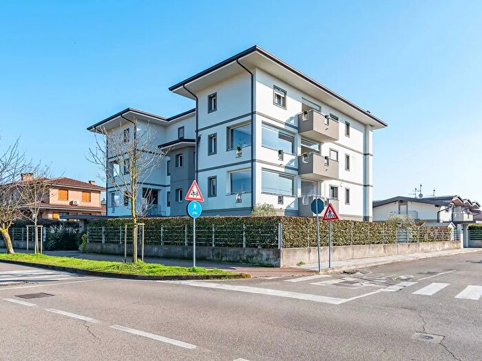 Appartamento bilocale in vendita in Caronno Pertusella