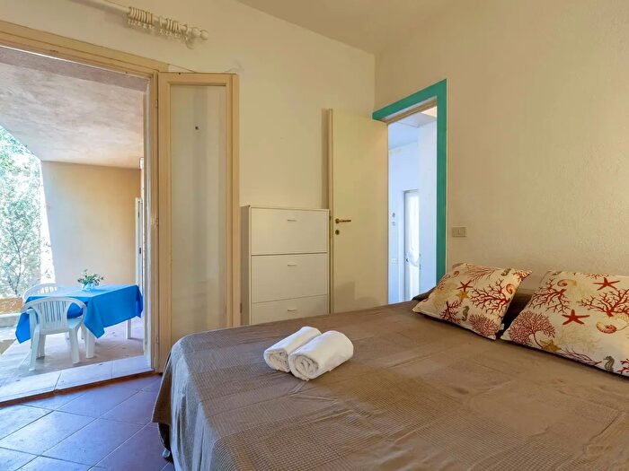 Appartamento bilocale in vendita in Via LI Cossi Centro Ser, Trinità dAgultu e Vignola