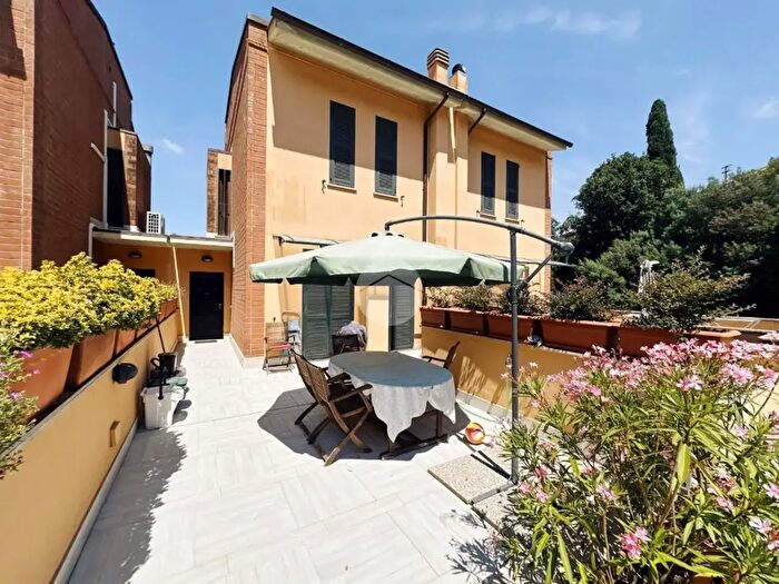 Casa con 6 locali in vendita in Via Leonardo da Vinci, Monte Porzio Catone