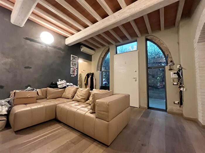 Casa con 6 locali in vendita in Vinci