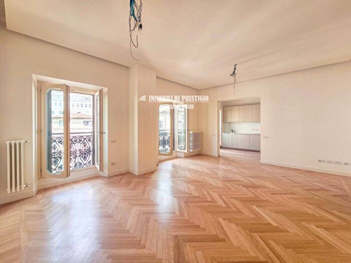 Appartamento quadrilocale in affitto in Piazza Cesare Beccaria, Duomo, Milano