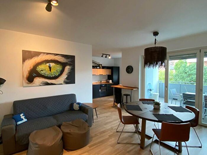 Appartamento trilocale in affitto in Via Diego Guicciardi, Dergano, Milano