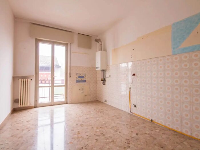 Appartamento trilocale in vendita in Via Cavour, Castel DAzzano