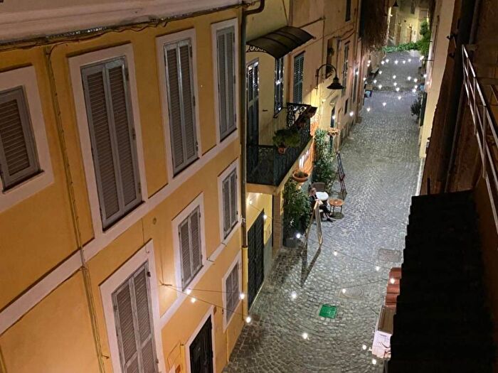 Casa trilocale in affitto in Via Andrea Sacchi, Centro, Nettuno