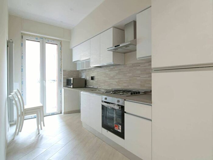 Appartamento quadrilocale in affitto in Via Riccione, Bovisa, Milano