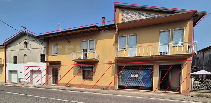 Appartamento trilocale in vendita in Via Vittorio Veneto, Sorga