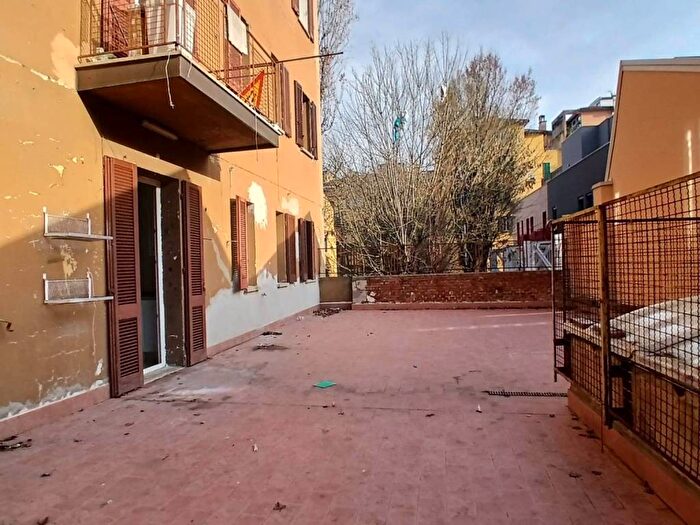Appartamento con 6 locali in affitto in Via del Borgo di San Pietro, Irnerio, Bologna