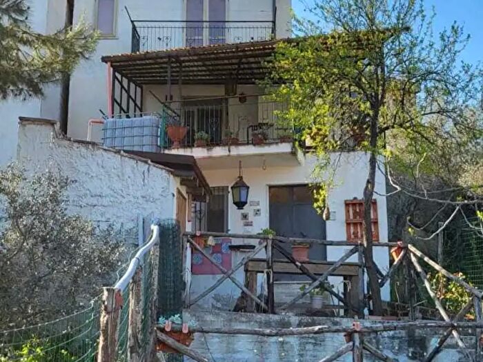 Casa quadrilocale in vendita in Via Dogali, San Gregorio Magno