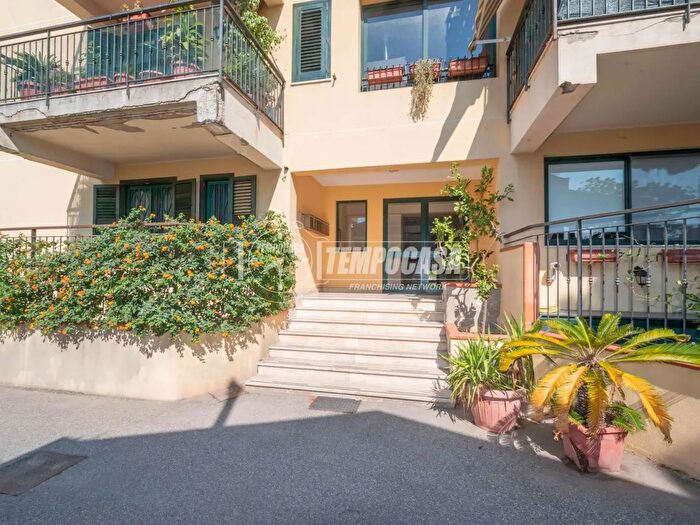 Appartamento trilocale in vendita in Località Mili Marina, Messina