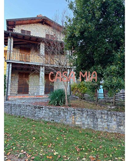 Casa quadrilocale in vendita in Località Bozzola, Colli Verdi