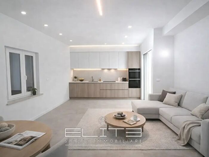 Appartamento bilocale in vendita in Via Posatora, Ancona