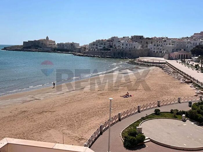Appartamento trilocale in vendita in Viale Marinai d'Italia Snc, Vieste