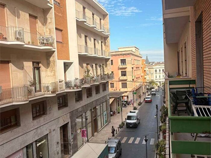 Appartamento trilocale in affitto in Corso Matteotti, Ortigia, Siracusa