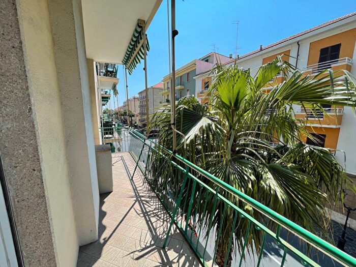 Appartamento trilocale in affitto in Corso Armando Diaz, Fenarina Via Neghelli Collina di Ponente, Alassio