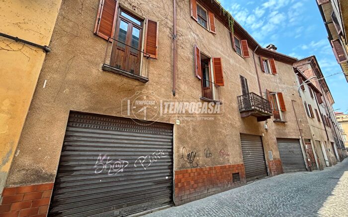 Appartamento con 8 locali in vendita in Via Salandri, Casale Monferrato