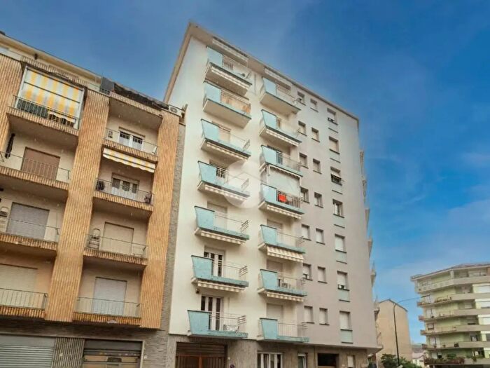 Appartamento trilocale in vendita in Via Roccavione, Torino