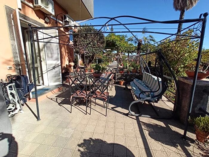 Casa con 7 locali in vendita in Mascalucia, Mascalucia