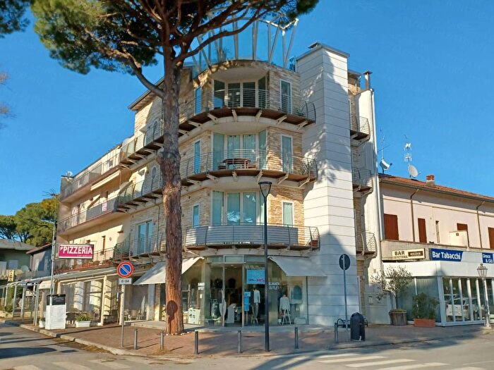 Appartamento con 5 locali in affitto in Via Traversa Pineta, Milano Marittima, Cervia