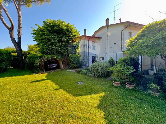 Casa con 6 locali in vendita in Ravenna