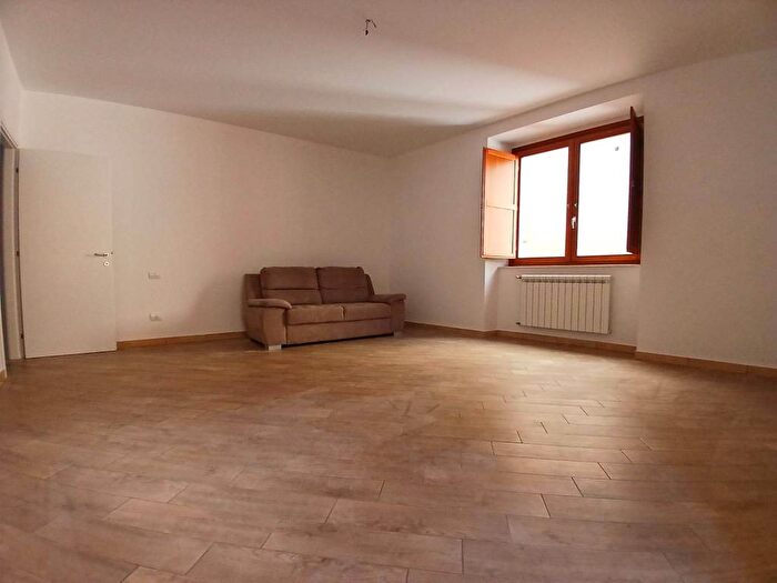 Appartamento trilocale in affitto in Duomo Fontana Luminosa, LAquila