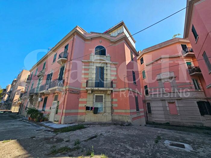 Appartamento quadrilocale in vendita in Viale Regina Elena, Messina